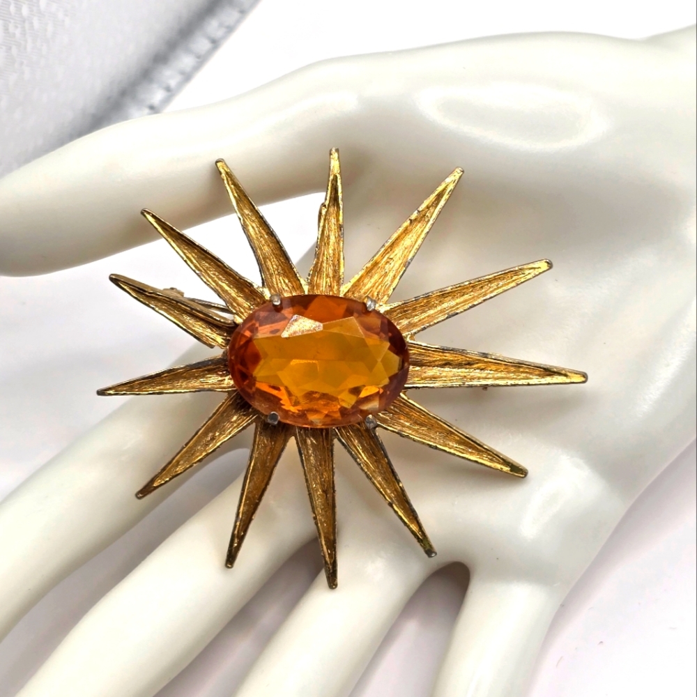 Van S Authentics Vintage Goldtone Sunburst Marigold Orange Glass Center Brooch